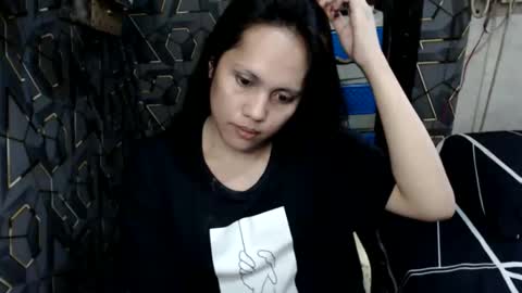 Snapshot of yumi_white chatting on 03-31-26, 02:13 yumi online show from 03-31-26, 02:13