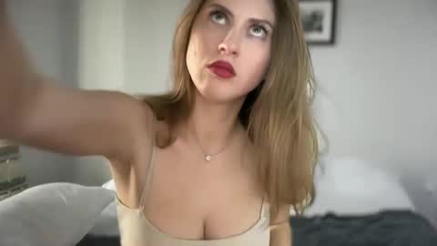 Snapshot of yumiandwolf chatting on 01-07-25, 07:49 yumiandwolf online show from 01-07-25, 07:49