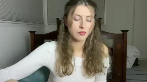 Snapshot of yumiandwolf chatting on 11-17-25, 11:54 yumiandwolf online show from 11-17-25, 11:54