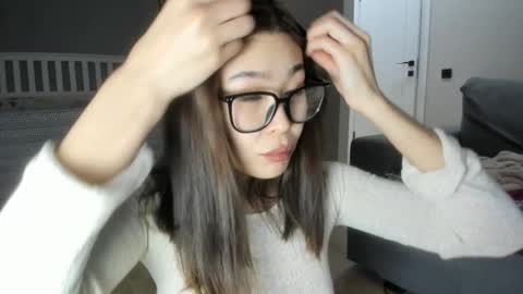 Yumi online show from 01-28-25, 04:08