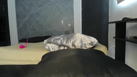 Yummyduo online show from 03-11-25, 06:41