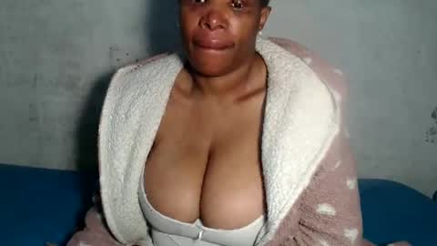 Snapshot of yummytittsxx chatting on 01-14-25, 04:15 yummytittsxx online show from 01-14-25, 04:15