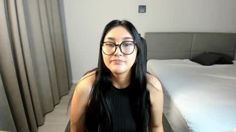 Snapshot of yunamini chatting on 11-20-25, 07:13 Yuna online show from 11-20-25, 07:13