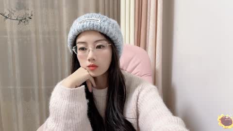 Snapshot of yuner0715 chatting on 12-10-24, 11:11 YunEr online show from 12-10-24, 11:11