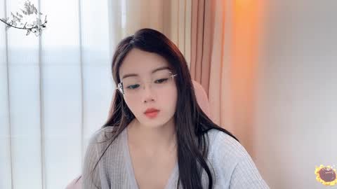 Snapshot of yuner0715 chatting on 12-12-24, 02:37 YunEr online show from 12-12-24, 02:37