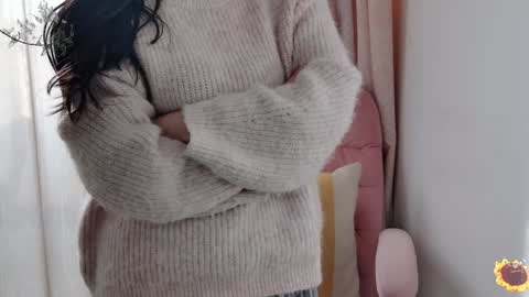Snapshot of yuner0715 chatting on 12-18-24, 06:43 YunEr online show from 12-18-24, 06:43