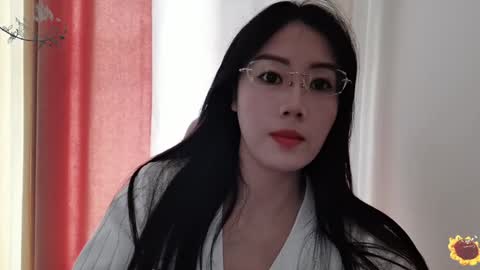 Snapshot of yuner0715 chatting on 12-25-24, 05:37 YunEr online show from 12-25-24, 05:37