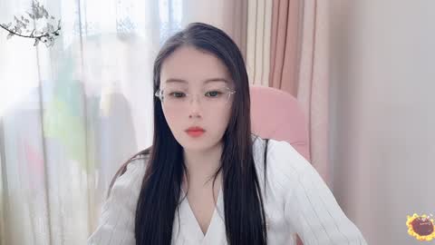 Snapshot of yuner0715 chatting on 12-28-24, 04:08 YunEr online show from 12-28-24, 04:08