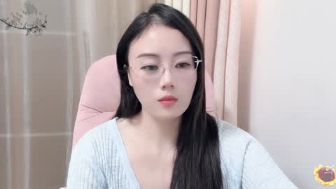 Snapshot of yuner0715 chatting on 12-29-24, 02:21 YunEr online show from 12-29-24, 02:21