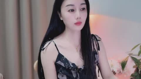 Snapshot of yuner0715 chatting on 05-06-26, 04:01 YunEr online show from 05-06-26, 04:01
