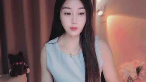 Snapshot of yuner0715 chatting on 05-07-26, 04:07 YunEr online show from 05-07-26, 04:07