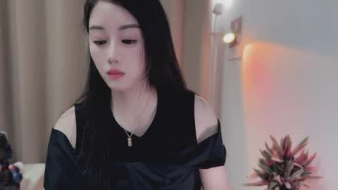 Snapshot of yuner0715 chatting on 05-11-26, 01:17 YunEr online show from 05-11-26, 01:17