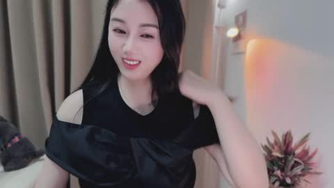 Snapshot of yuner0715 chatting on 05-11-26, 02:45 YunEr online show from 05-11-26, 02:45