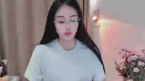 Snapshot of yuner0715 chatting on 06-12-26, 01:21 YunEr online show from 06-12-26, 01:21