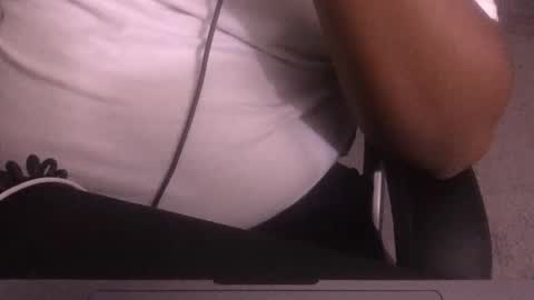Snapshot of yungin470 chatting on 05-28-26, 09:39 yungin470 online show from 05-28-26, 09:39
