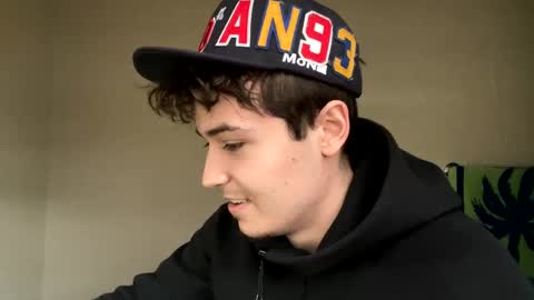 Snapshot of yungstudbev chatting on 02-11-25, 08:31 yungstudbev online show from 02-11-25, 08:31