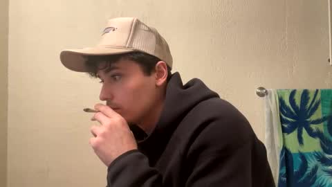 Snapshot of yungstudbev chatting on 02-14-25, 03:33 yungstudbev online show from 02-14-25, 03:33