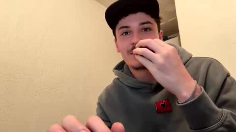 Snapshot of yungstudbev chatting on 09-19-25, 12:23 yungstudbev online show from 09-19-25, 12:23