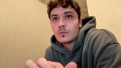 Snapshot of yungstudbev chatting on 10-04-25, 01:36 yungstudbev online show from 10-04-25, 01:36