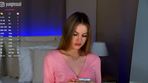 Snapshot of yungtessa chatting on 05-31-26, 06:42 Tessa online show from 05-31-26, 06:42