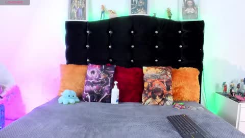 yuong soo online show from 10-07-25, 03:04