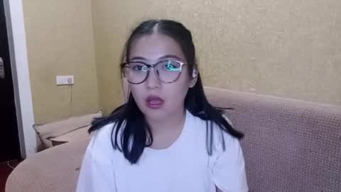 Yuna online show from 11-24-25, 01:11