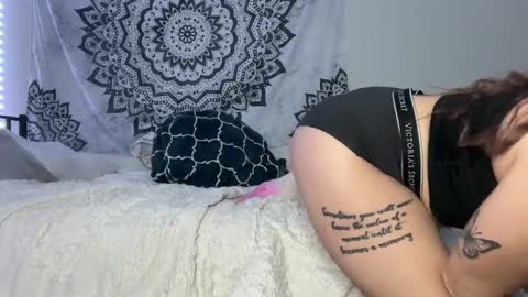 yurdreams_22 online show from 01-21-25, 02:33