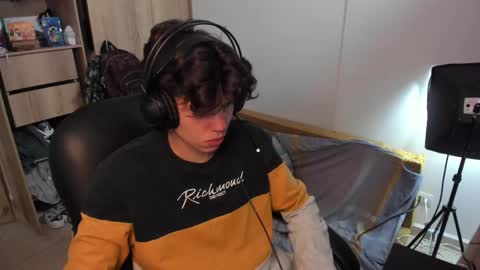 yurii_moody online show from 10-12-25, 04:06