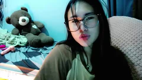 Snapshot of yuriyumixx_xoxo chatting on 01-17-26, 03:50 yuriyumixx_xoxo online show from 01-17-26, 03:50
