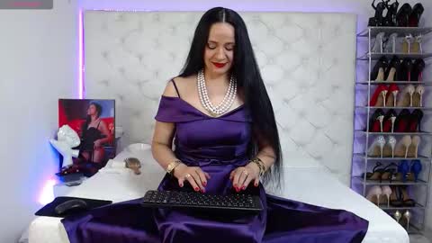 Snapshot of yury_m2_ chatting on 10-01-25, 02:17    2  online show from 10-01-25, 02:17