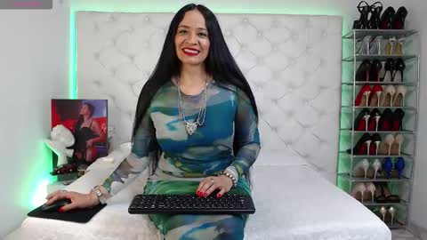 Snapshot of yury_m2_ chatting on 10-08-25, 02:53    2  online show from 10-08-25, 02:53