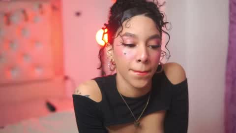 Yuyi Cam online show from 09-29-25, 03:22