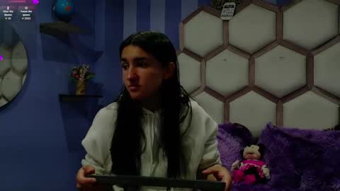 yvi online show from 04-29-26, 11:58