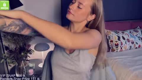 The Queen Bitch of the United Kingdom online show from 01-15-25, 07:37