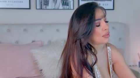 Laura online show from 12-19-25, 08:32