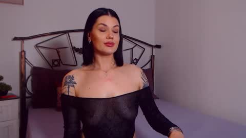 I V Y   online show from 05-16-26, 07:34