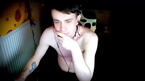 Snapshot of yyscript chatting on 12-16-24, 07:15 online show from 12-16-24, 07:15