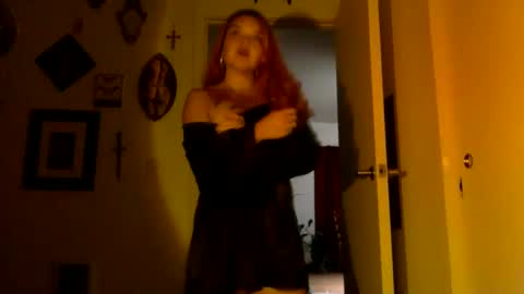 Snapshot of yyuckyy chatting on 09-26-25, 02:59 Yucky online show from 09-26-25, 02:59