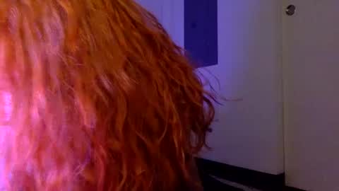 Snapshot of yyuckyy chatting on 10-06-25, 02:42 Yucky online show from 10-06-25, 02:42