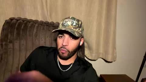 Snapshot of yyyyttttone chatting on 11-08-25, 09:42 yyyyttttone online show from 11-08-25, 09:42