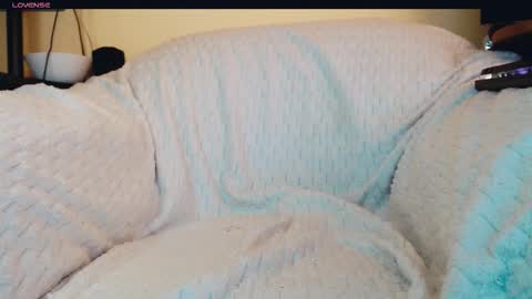 yzza_suave online show from 09-09-25, 01:21