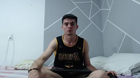 Zac efront online show from 07-01-26, 02:46