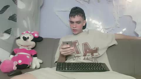 ZACARIAS online show from 10-28-25, 03:32