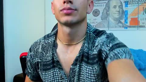 zachpri20 online show from 01-07-25, 03:33