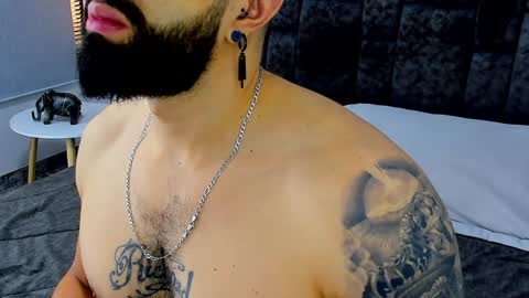 Snapshot of zack_froone chatting on 12-02-24, 01:02 Richard online show from 12-02-24, 01:02