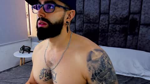 Snapshot of zack_froone chatting on 12-04-24, 03:54 Richard online show from 12-04-24, 03:54