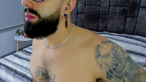 Snapshot of zack_froone chatting on 02-06-25, 08:02 Richard online show from 02-06-25, 08:02