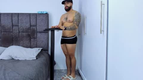 Snapshot of zack_froone chatting on 09-12-25, 12:27 Richard online show from 09-12-25, 12:27