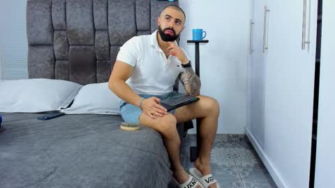 Snapshot of zack_froone chatting on 10-11-25, 05:00 Richard online show from 10-11-25, 05:00