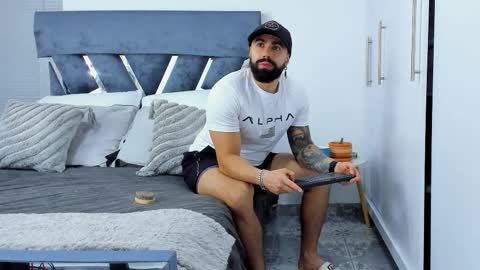 Snapshot of zack_froone chatting on 10-23-25, 08:51 Richard online show from 10-23-25, 08:51